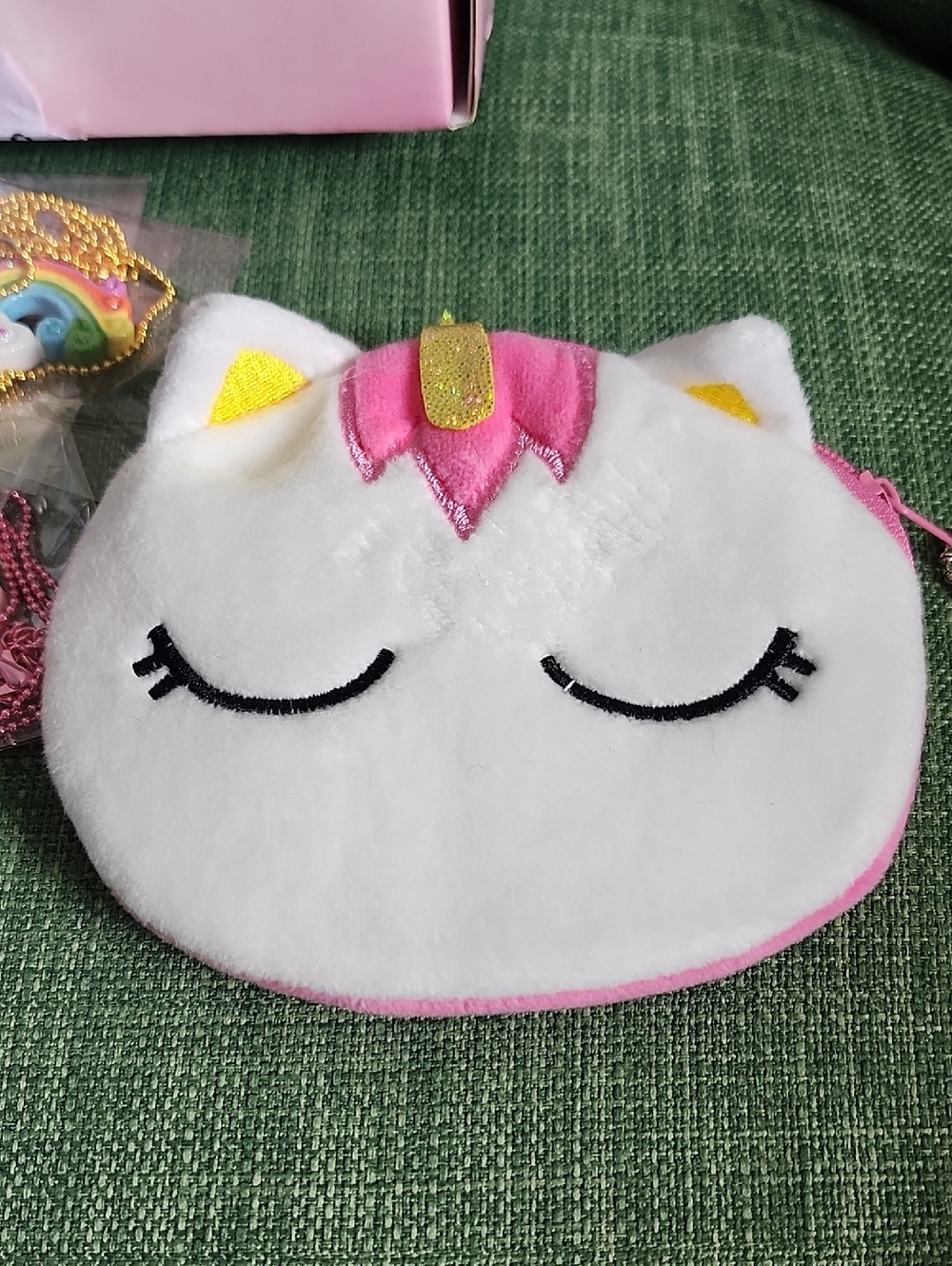 Unicorn Plush Coin Purse & Kids Jewelry Set - White & Pink - Picture 5 of 8